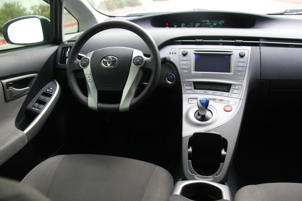 Toyota Prius One 2015