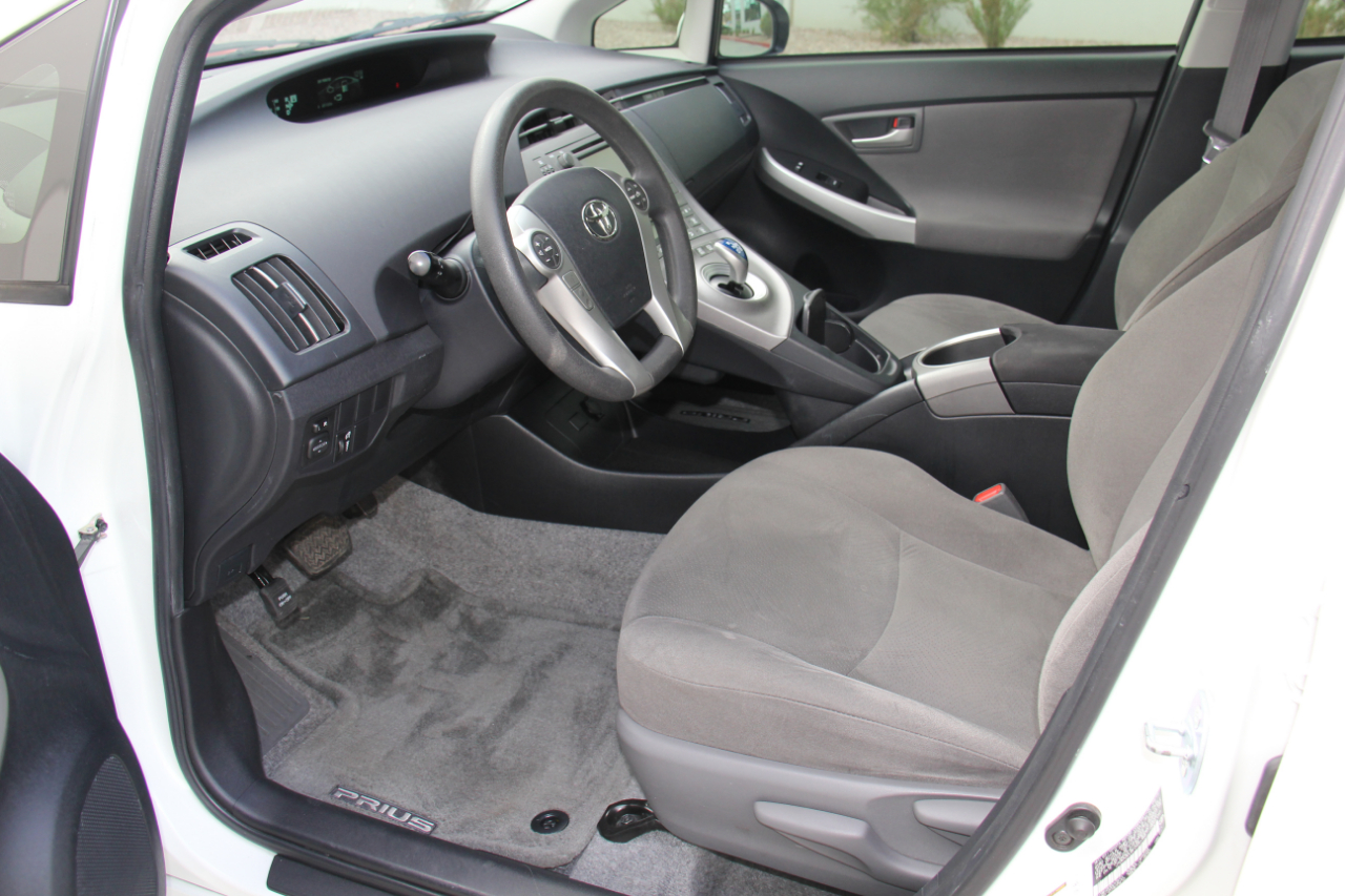 Toyota Prius One 2015