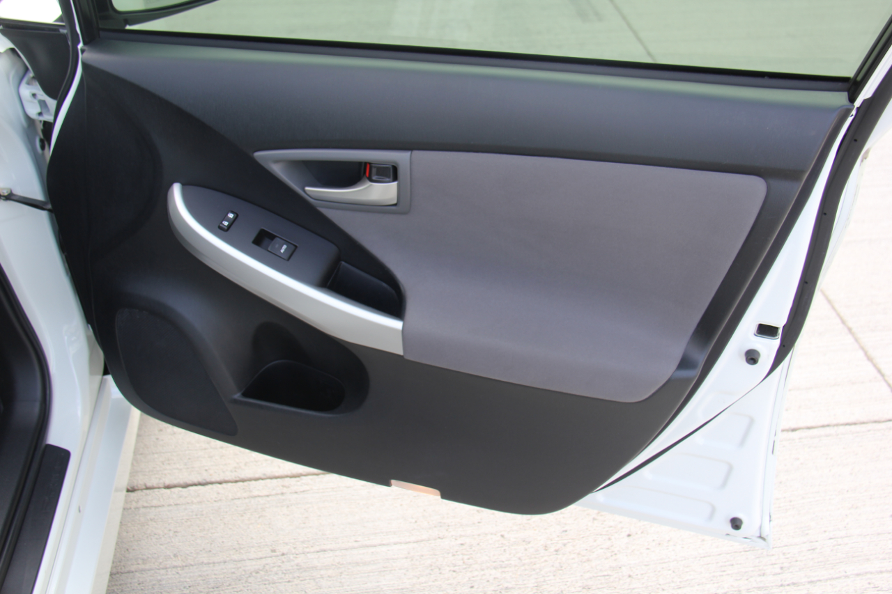 Toyota Prius One 2015