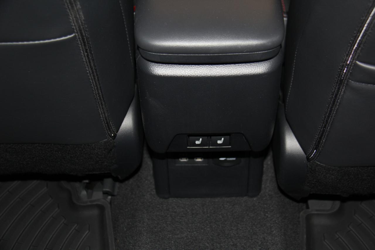 Toyota Prius Plug-In Hybrid XSE Premium 2025