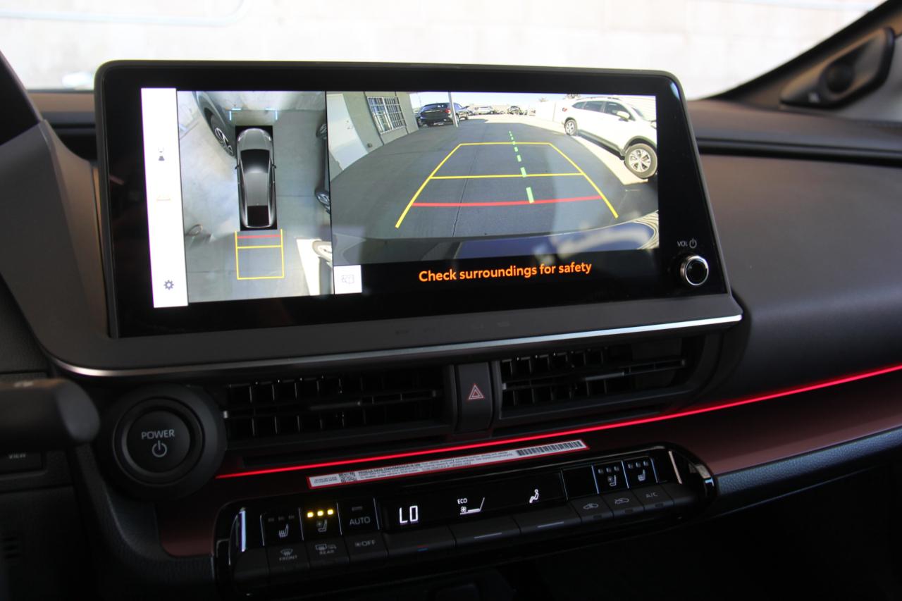 Toyota Prius Plug-In Hybrid XSE Premium 2025