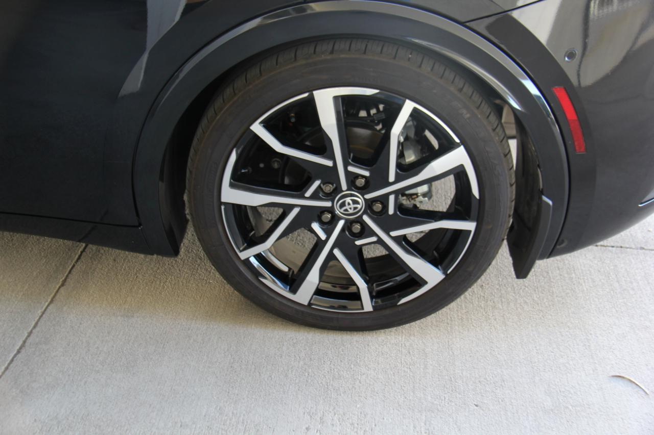 Toyota Prius Plug-In Hybrid XSE Premium 2025