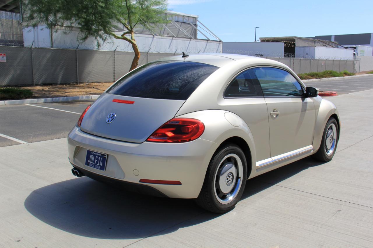 Volkswagen Beetle  2012