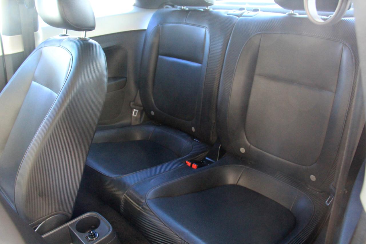 Volkswagen Beetle  2012