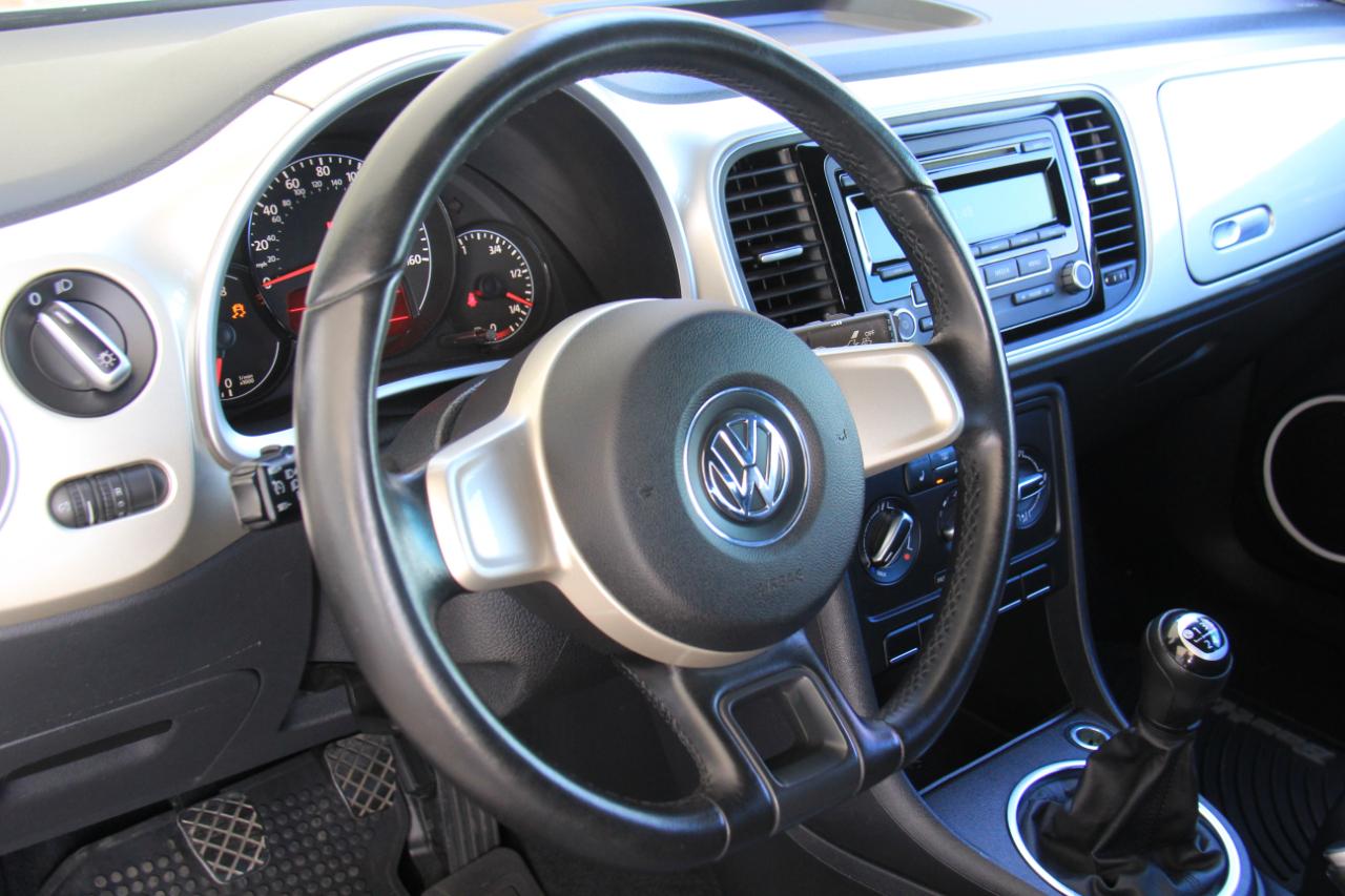Volkswagen Beetle  2012