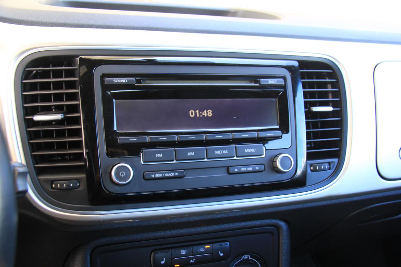 Volkswagen Beetle  2012