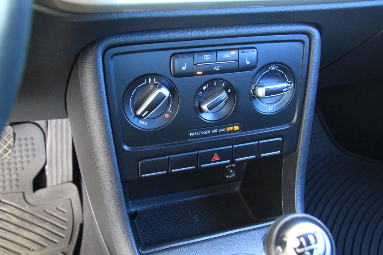 Volkswagen Beetle  2012