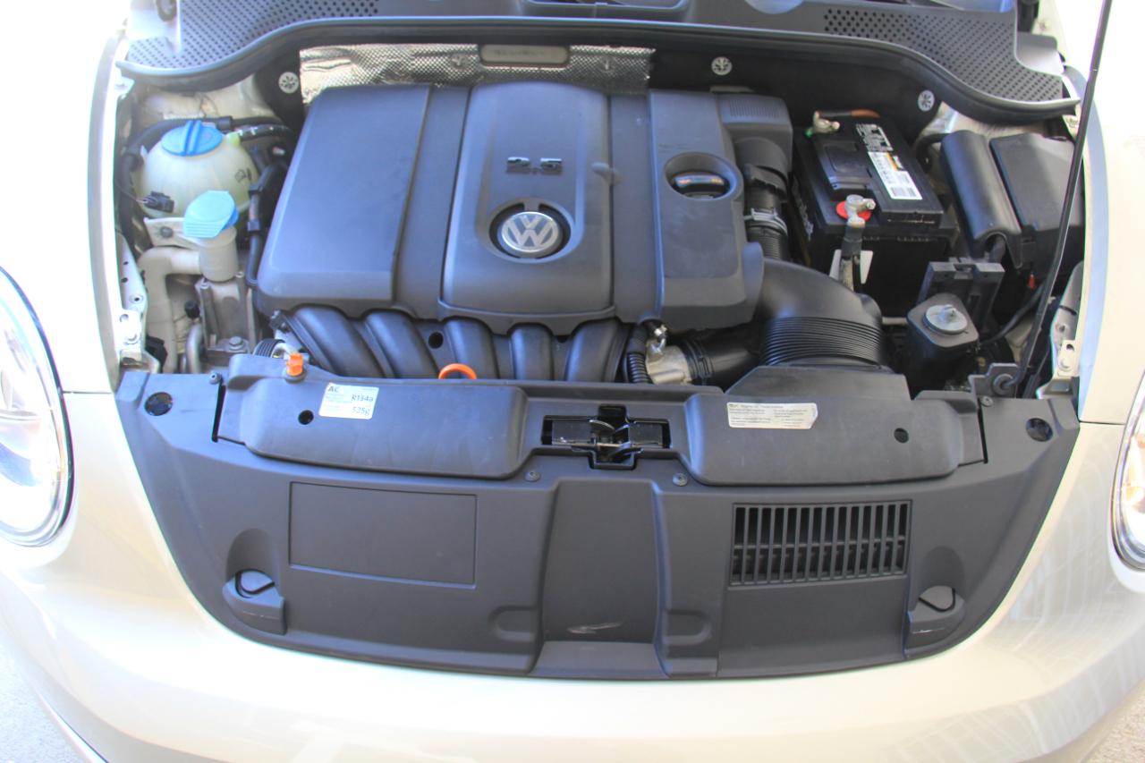 Volkswagen Beetle  2012