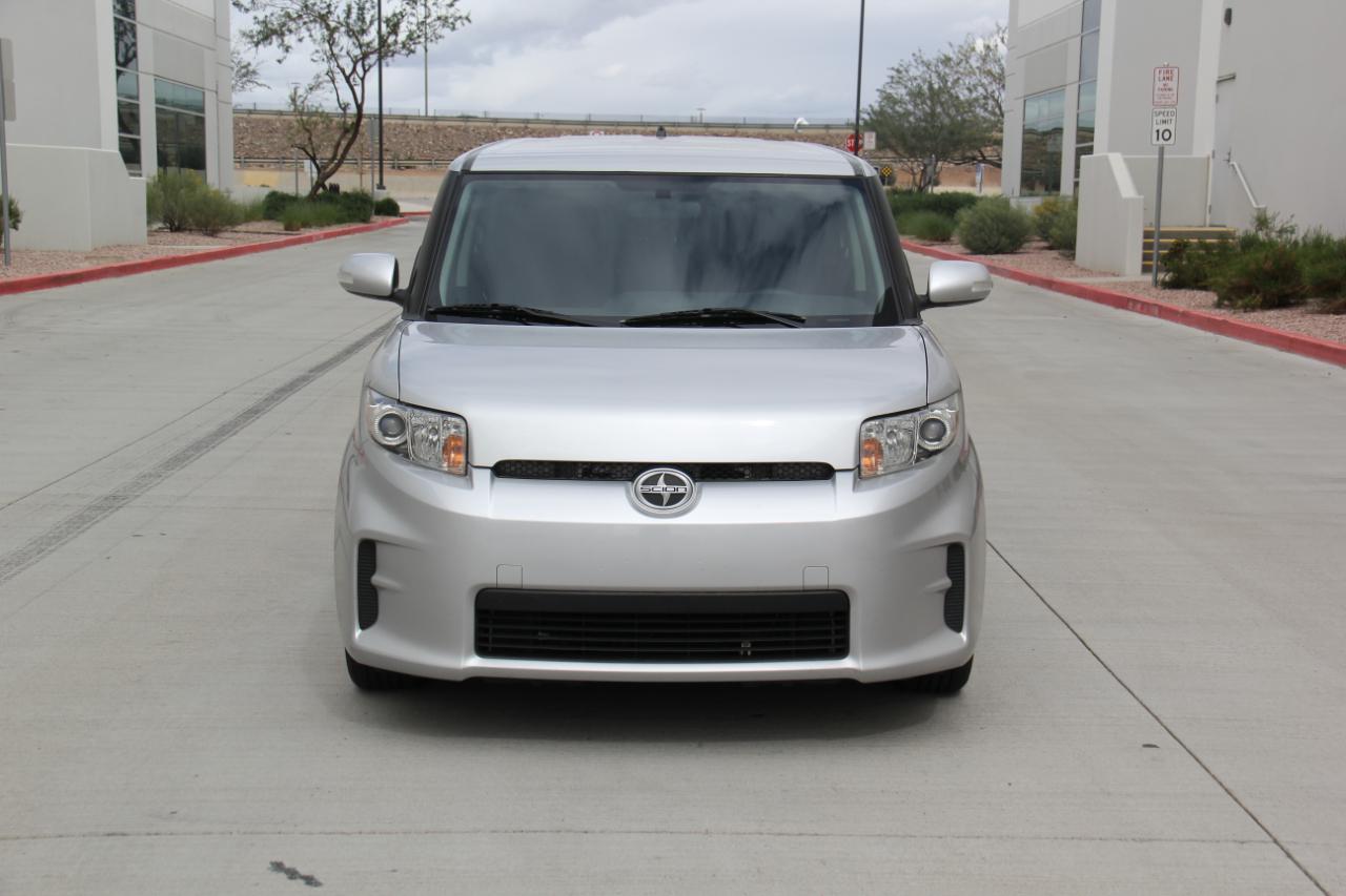 Scion xB 5-Door Wagon 4-Spd AT 2012