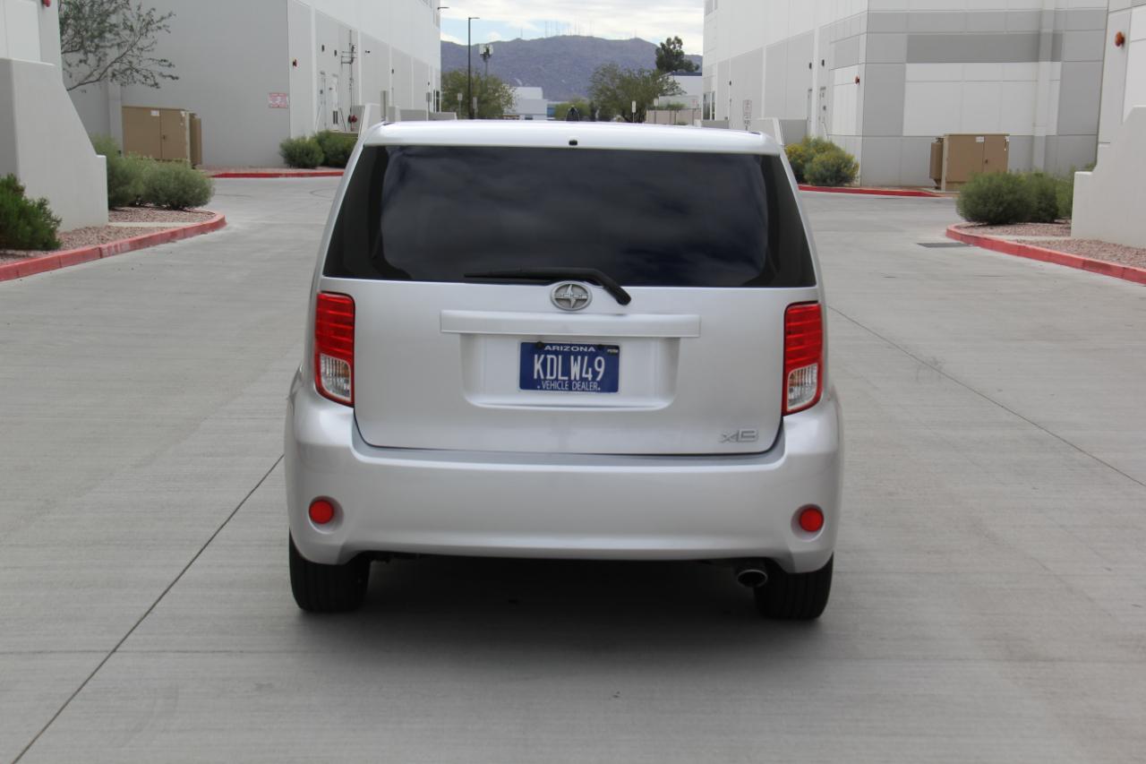Scion xB 5-Door Wagon 4-Spd AT 2012