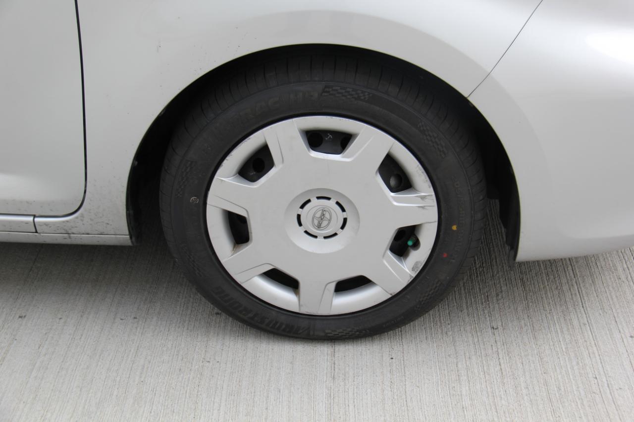 Scion xB 5-Door Wagon 4-Spd AT 2012