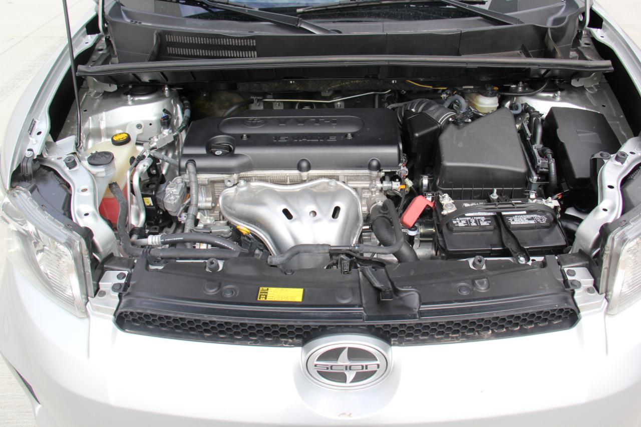 Scion xB 5-Door Wagon 4-Spd AT 2012