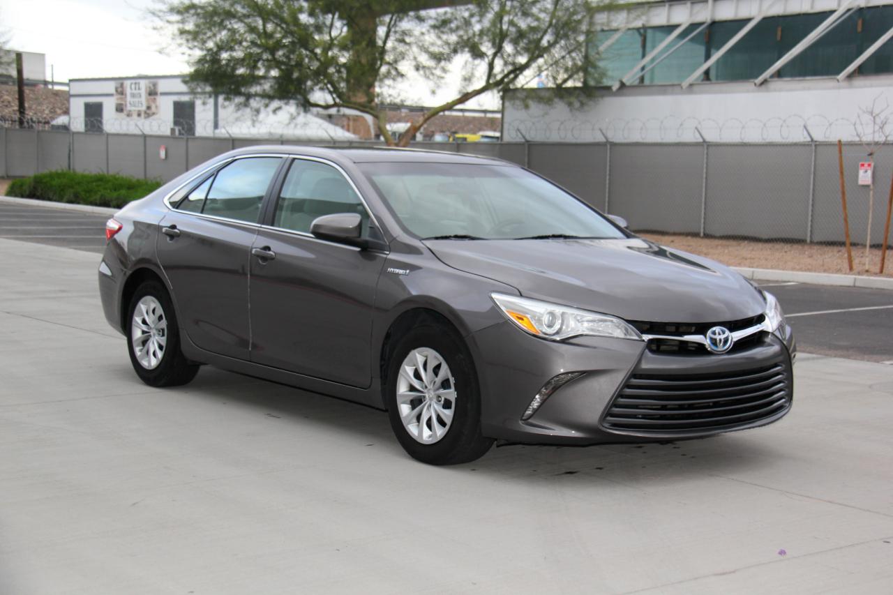 Toyota Camry Hybrid LE 2017