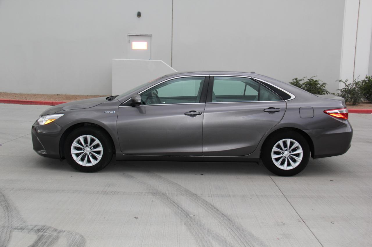 Toyota Camry Hybrid LE 2017