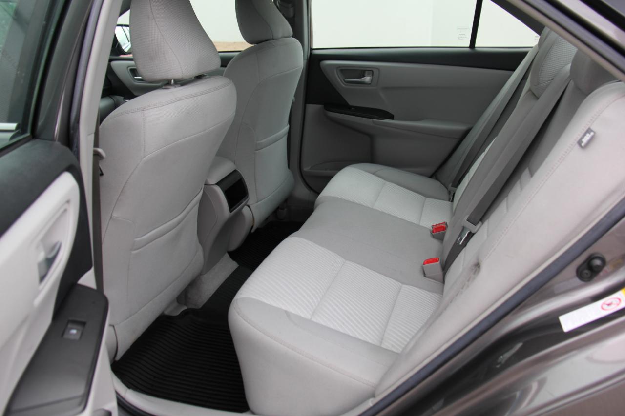 Toyota Camry Hybrid LE 2017