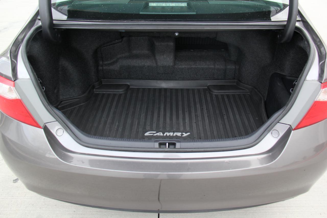 Toyota Camry Hybrid LE 2017