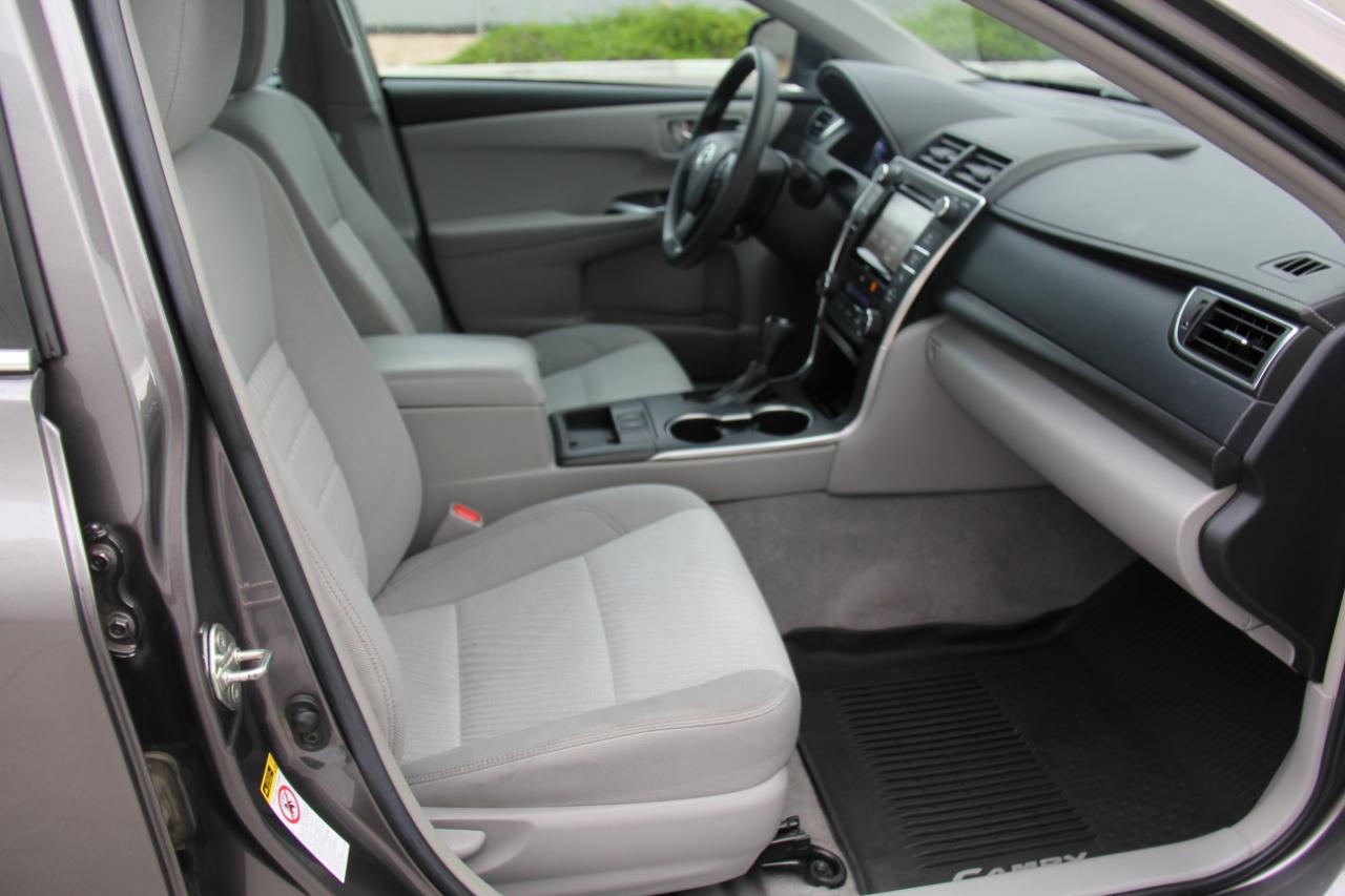 Toyota Camry Hybrid LE 2017