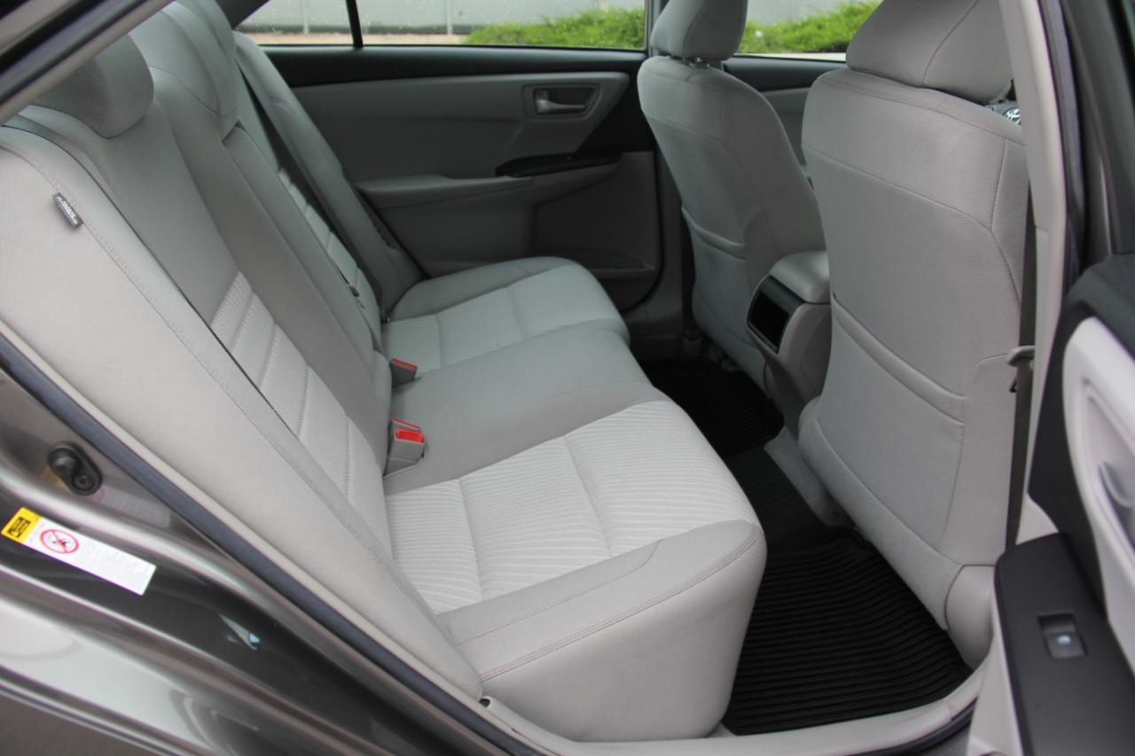 Toyota Camry Hybrid LE 2017