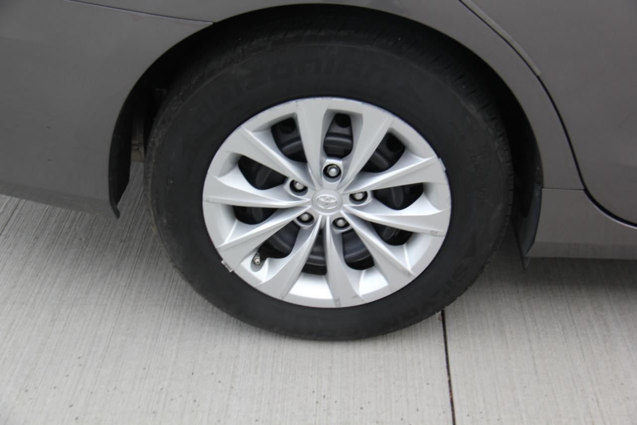 Toyota Camry Hybrid LE 2017