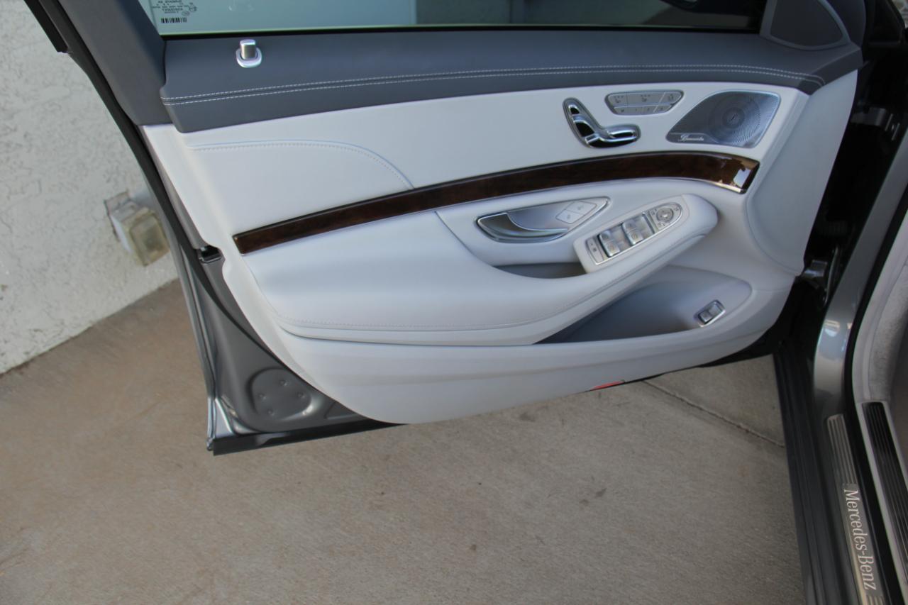 Mercedes-Benz S-Class S550 2015