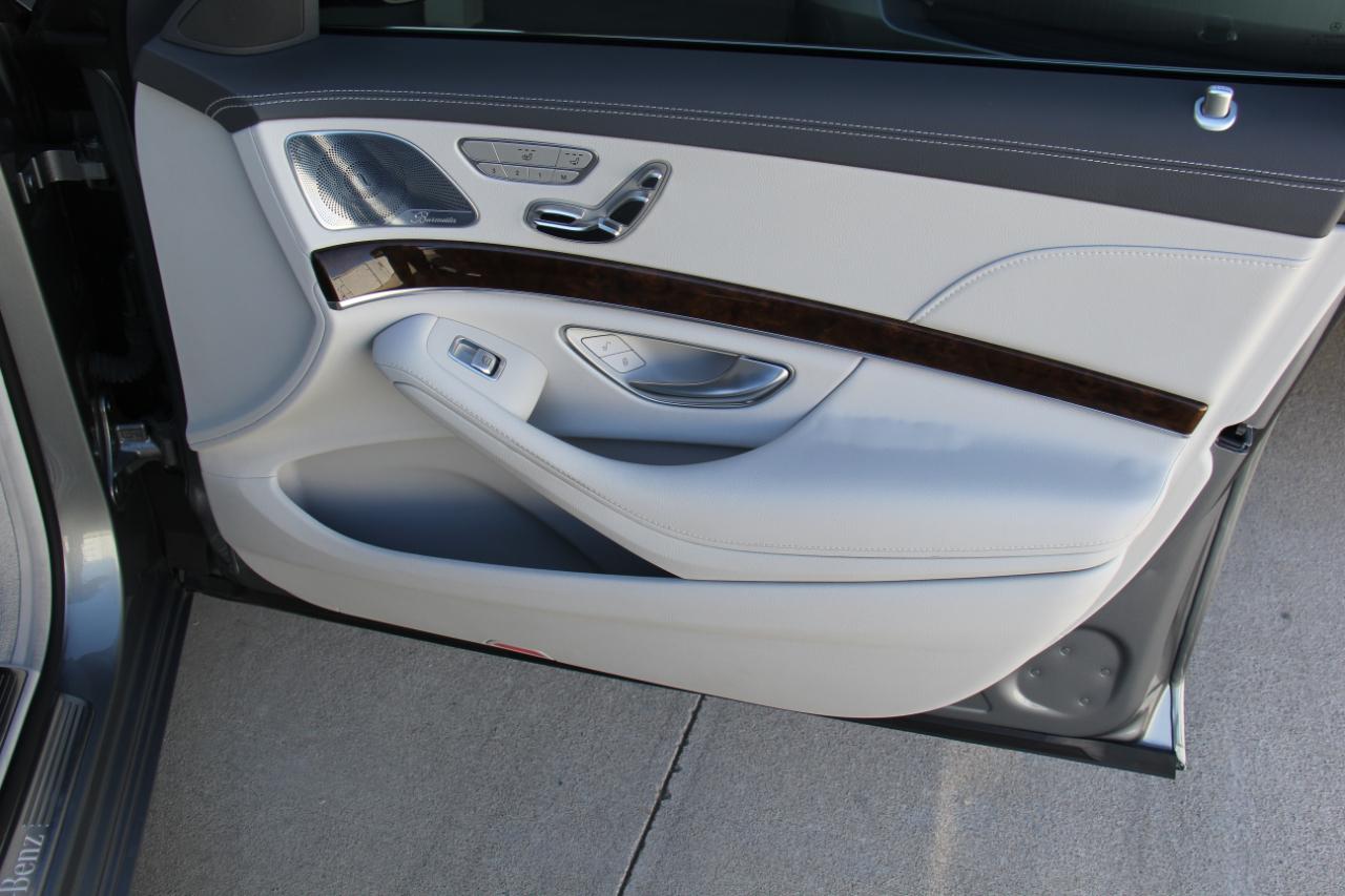 Mercedes-Benz S-Class S550 2015