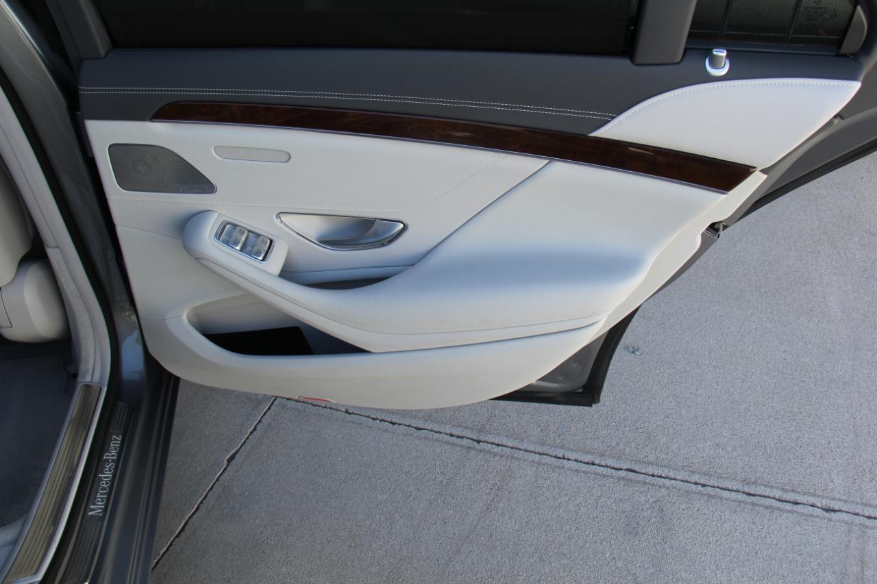 Mercedes-Benz S-Class S550 2015