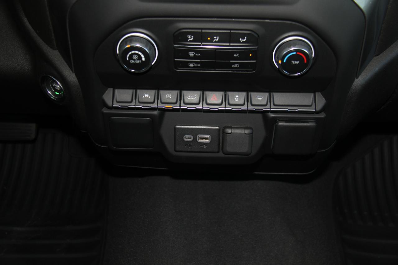 Chevrolet Silverado 1500 Custom Crew Cab 2WD 2024