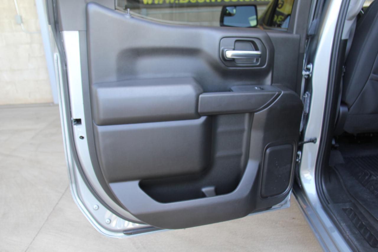 Chevrolet Silverado 1500 Custom Crew Cab 2WD 2024