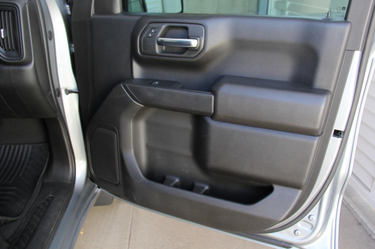 Chevrolet Silverado 1500 Custom Crew Cab 2WD 2024