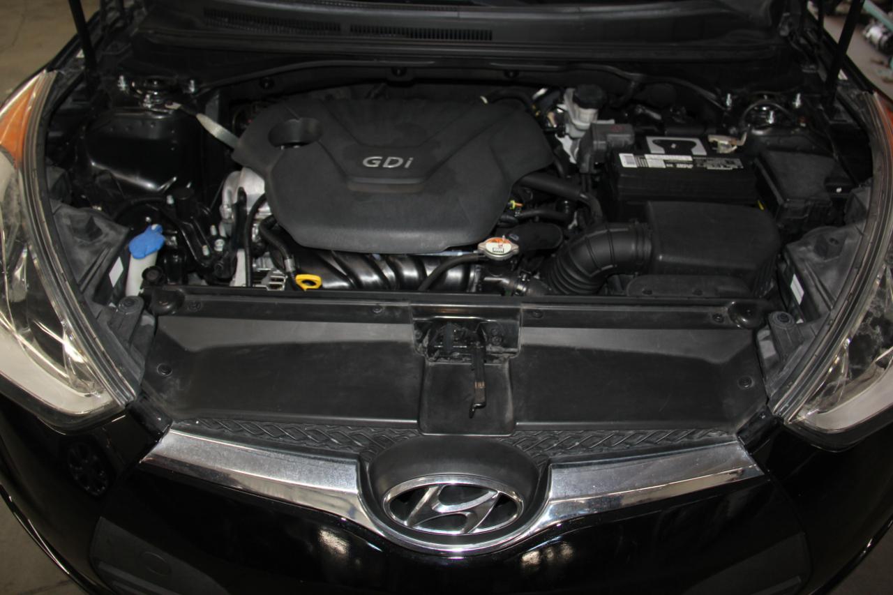 Hyundai Veloster Base 2014