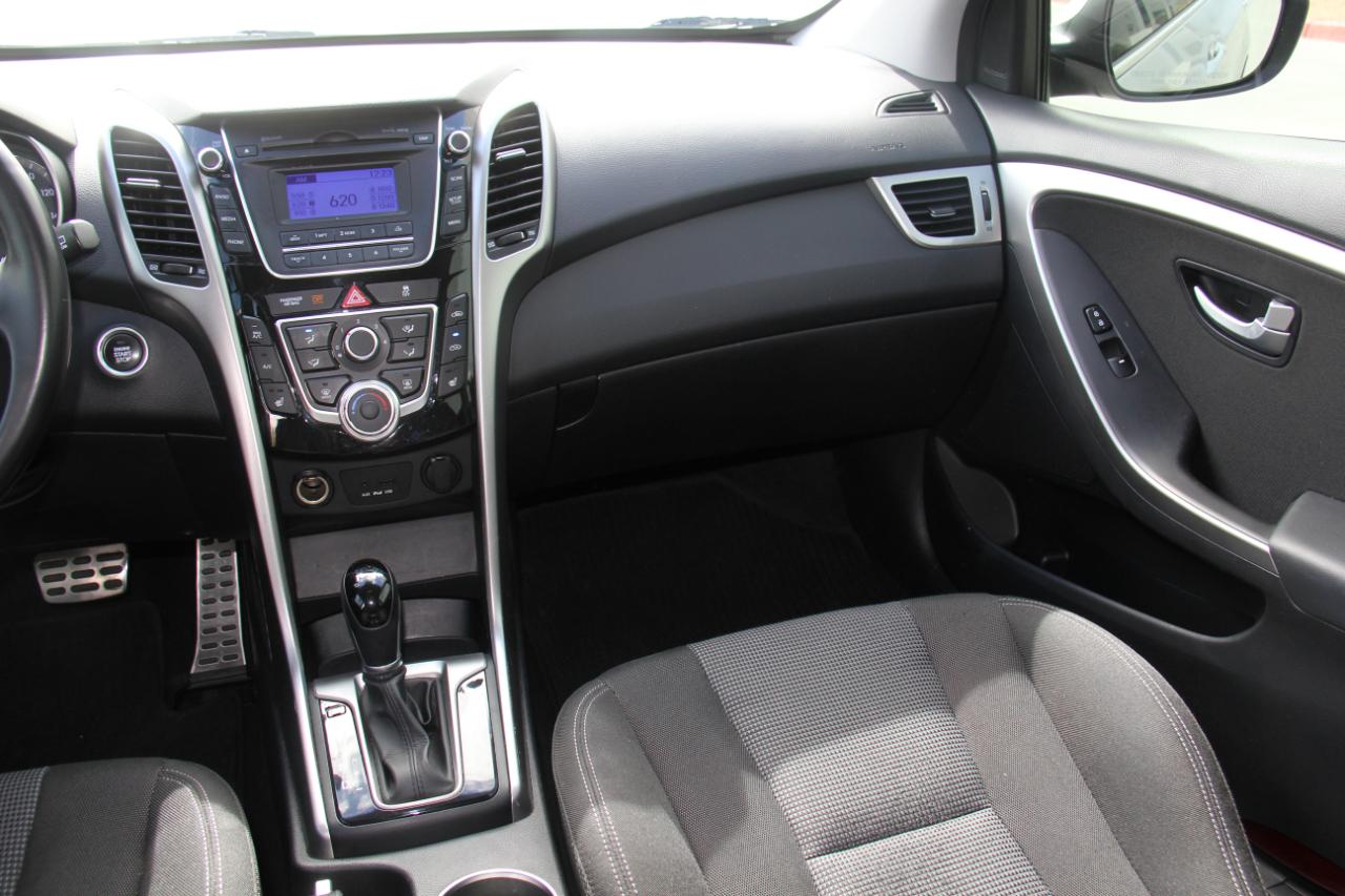 Hyundai Elantra GT Base 2013