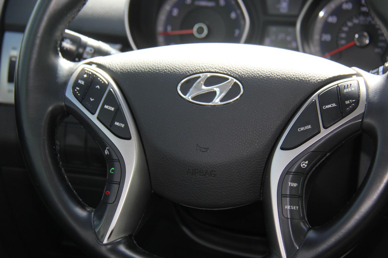 Hyundai Elantra GT Base 2013