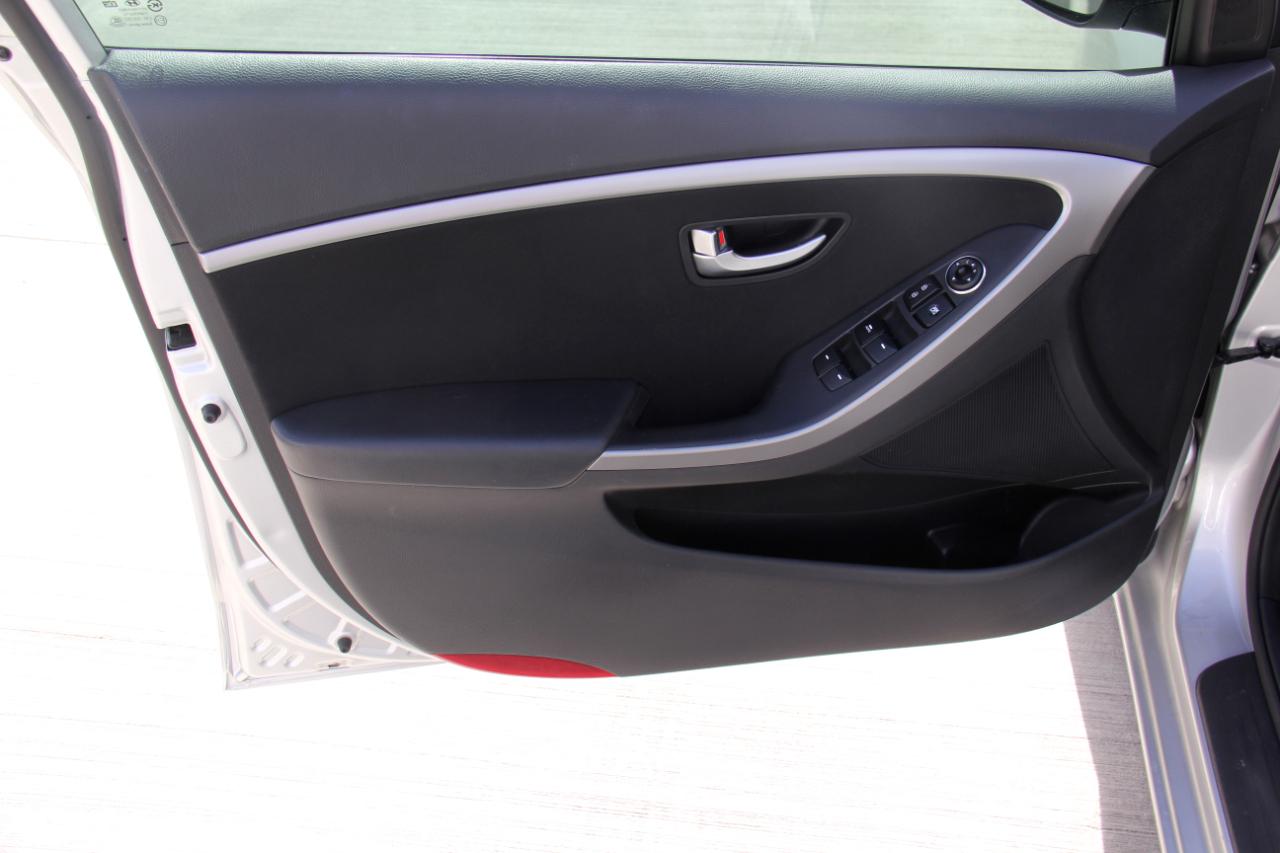 Hyundai Elantra GT Base 2013