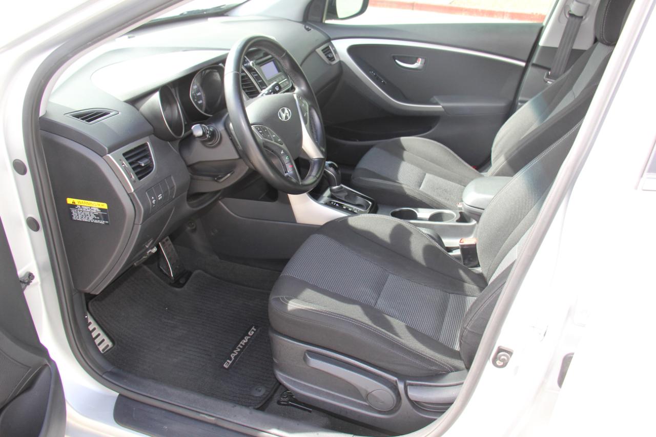 Hyundai Elantra GT Base 2013