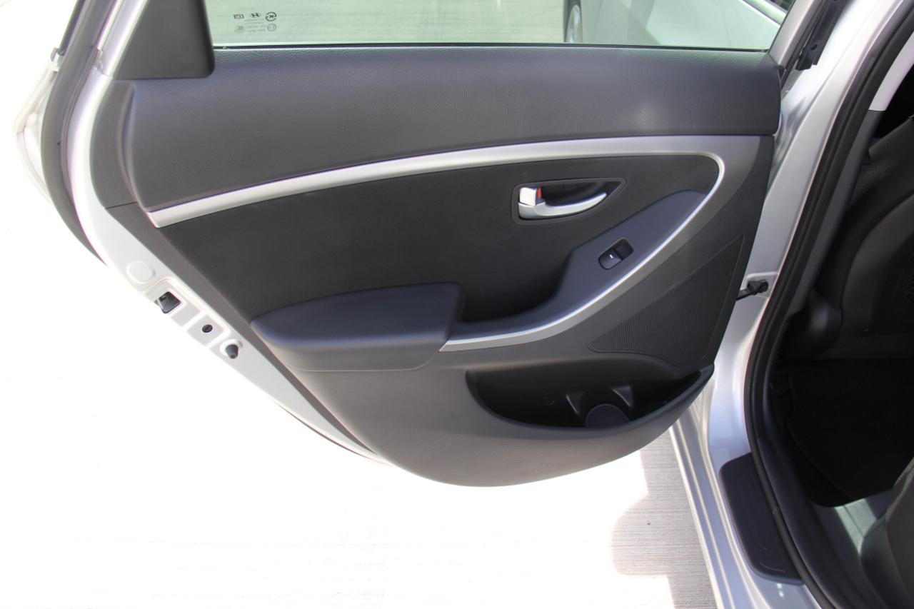 Hyundai Elantra GT Base 2013