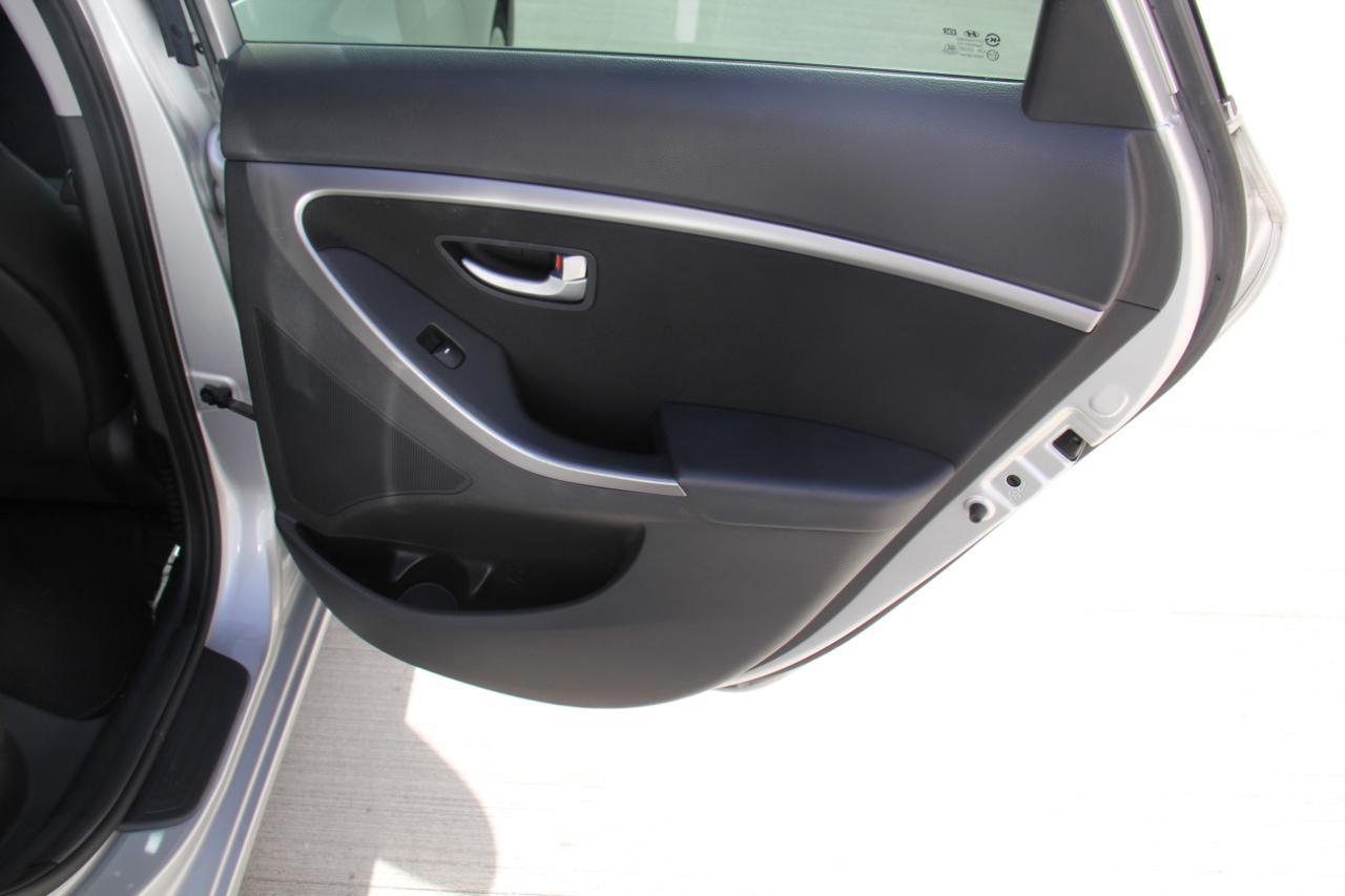 Hyundai Elantra GT Base 2013