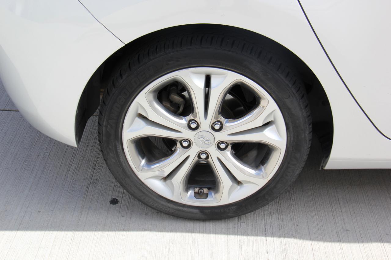 Hyundai Elantra GT Base 2013