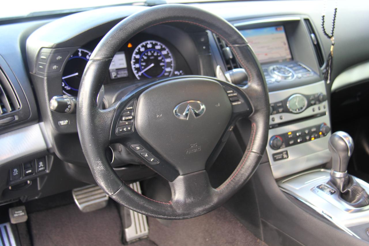 Infiniti G37  2013