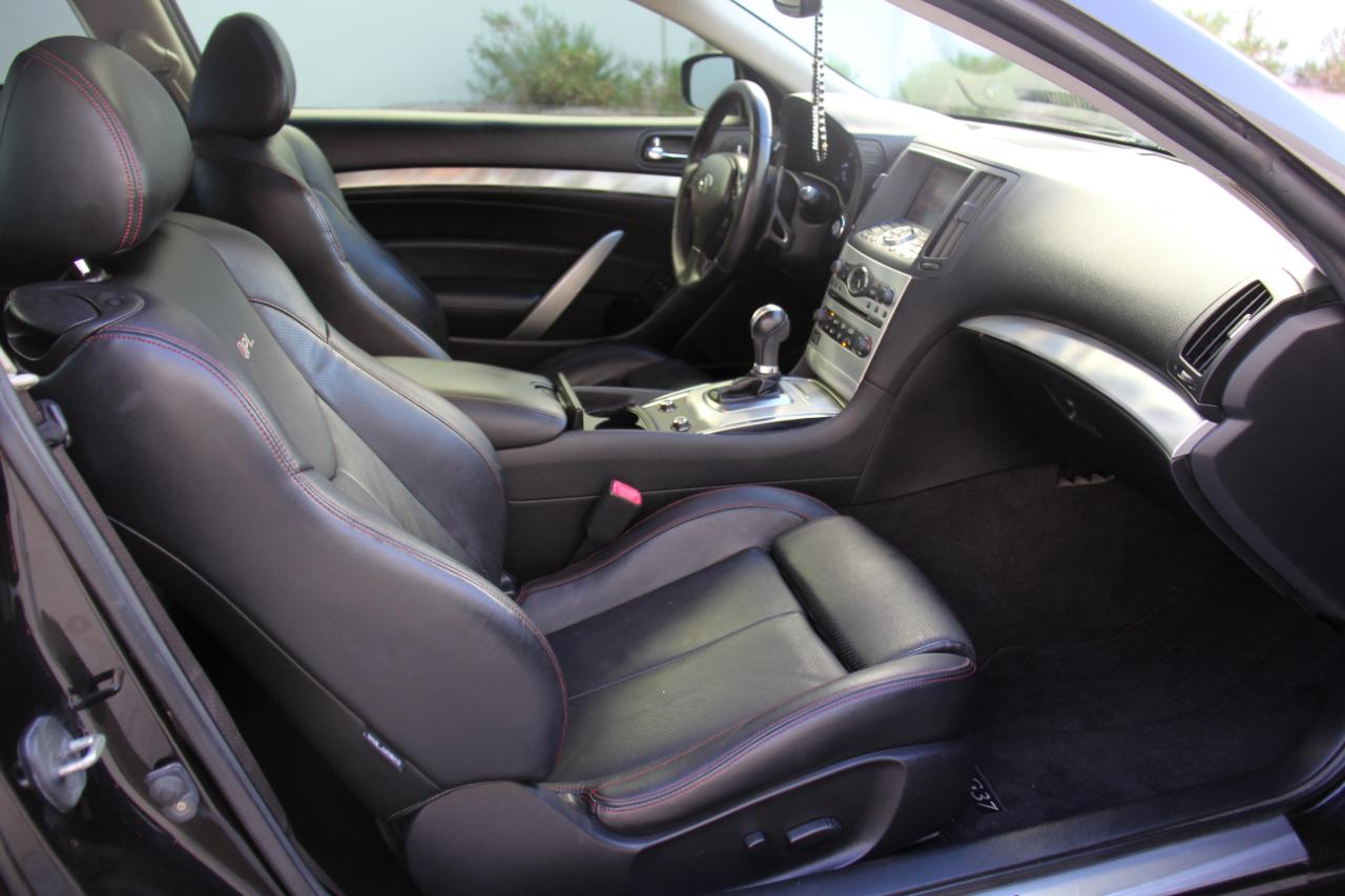 Infiniti G37  2013