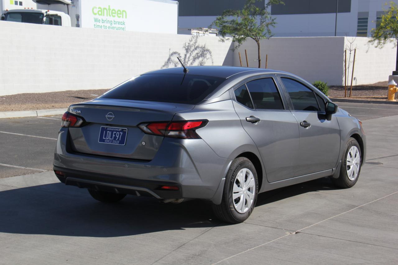 Nissan Versa S CVT 2025