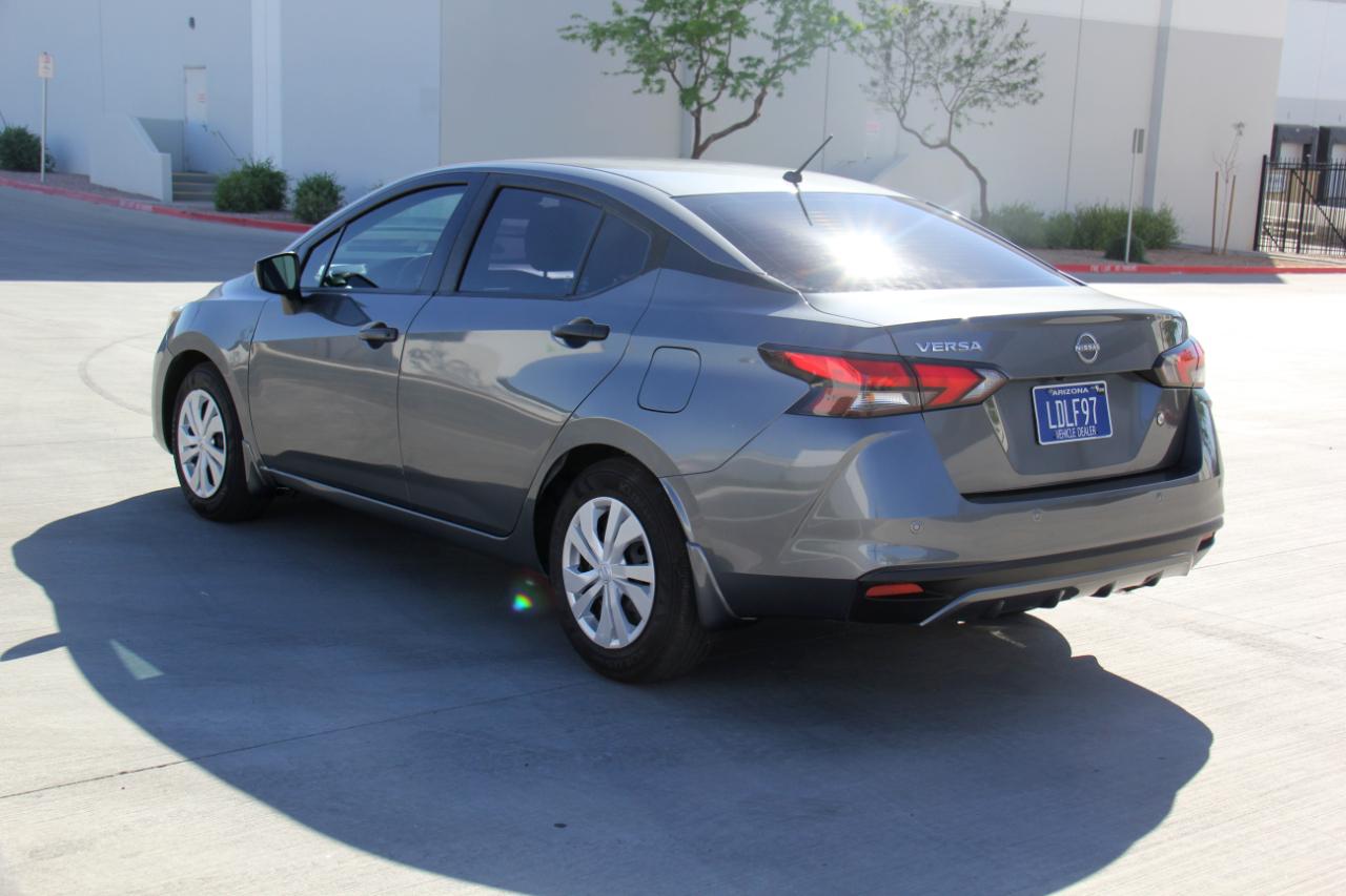 Nissan Versa S CVT 2025