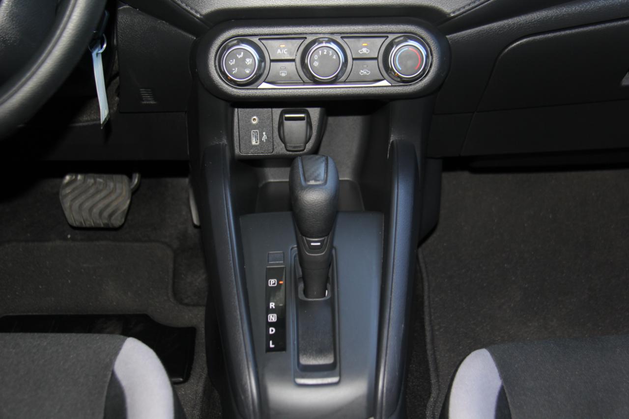 Nissan Versa S CVT 2025