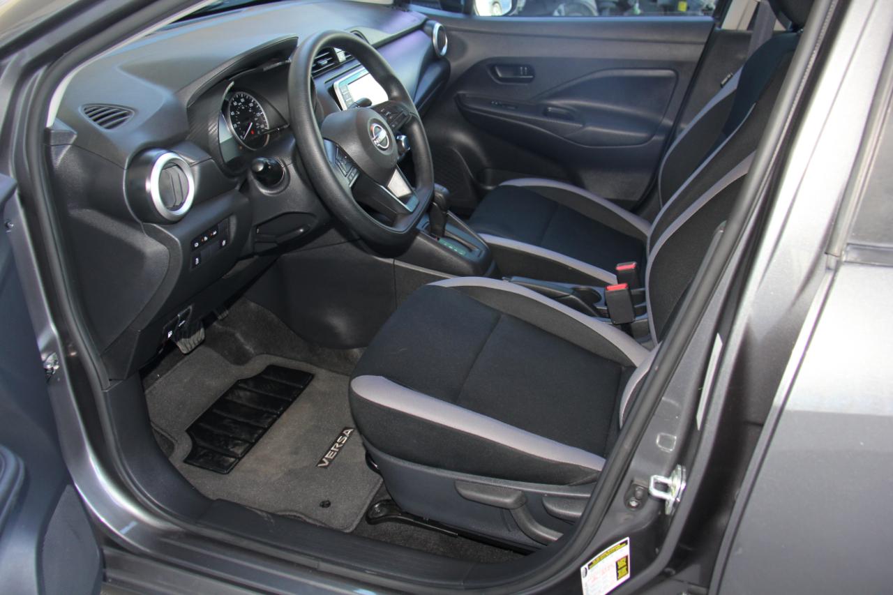 Nissan Versa S CVT 2025