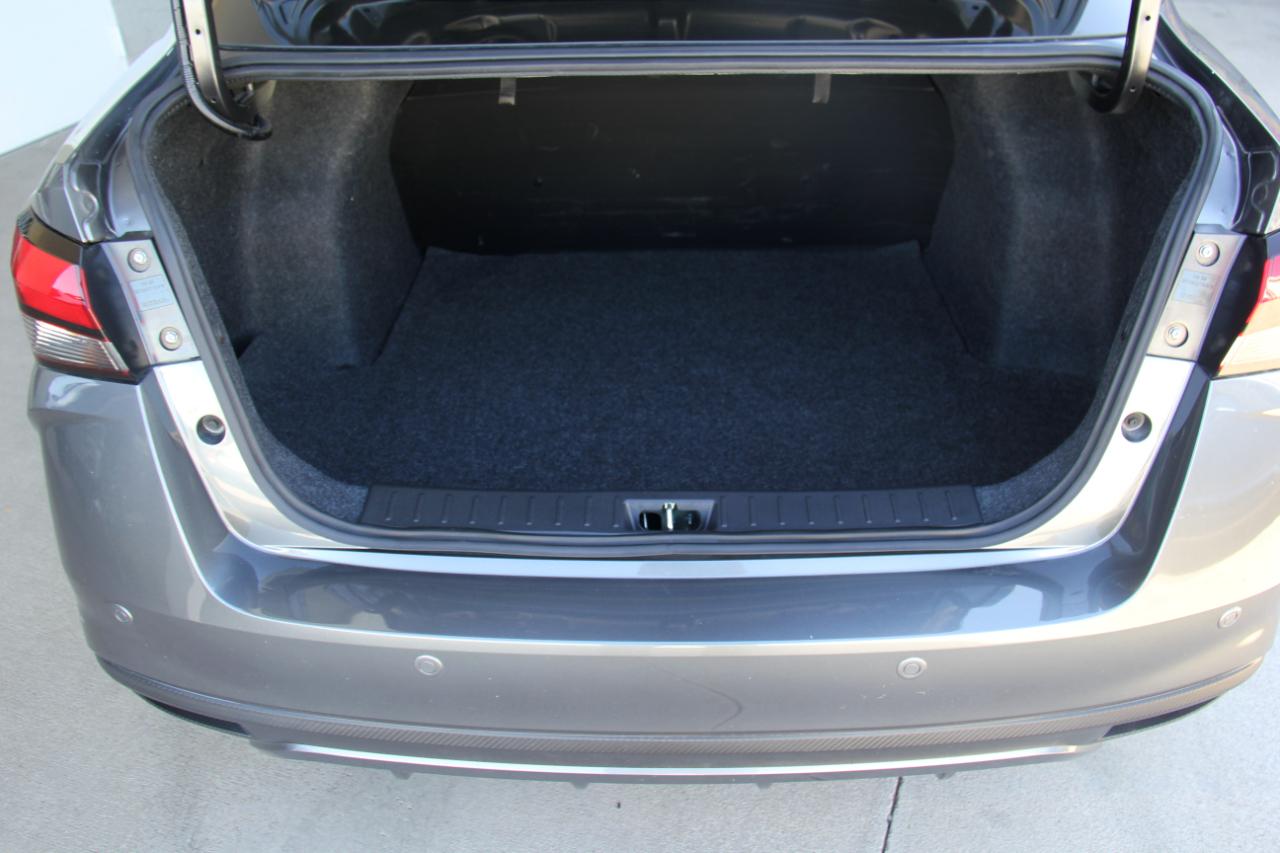 Nissan Versa S CVT 2025