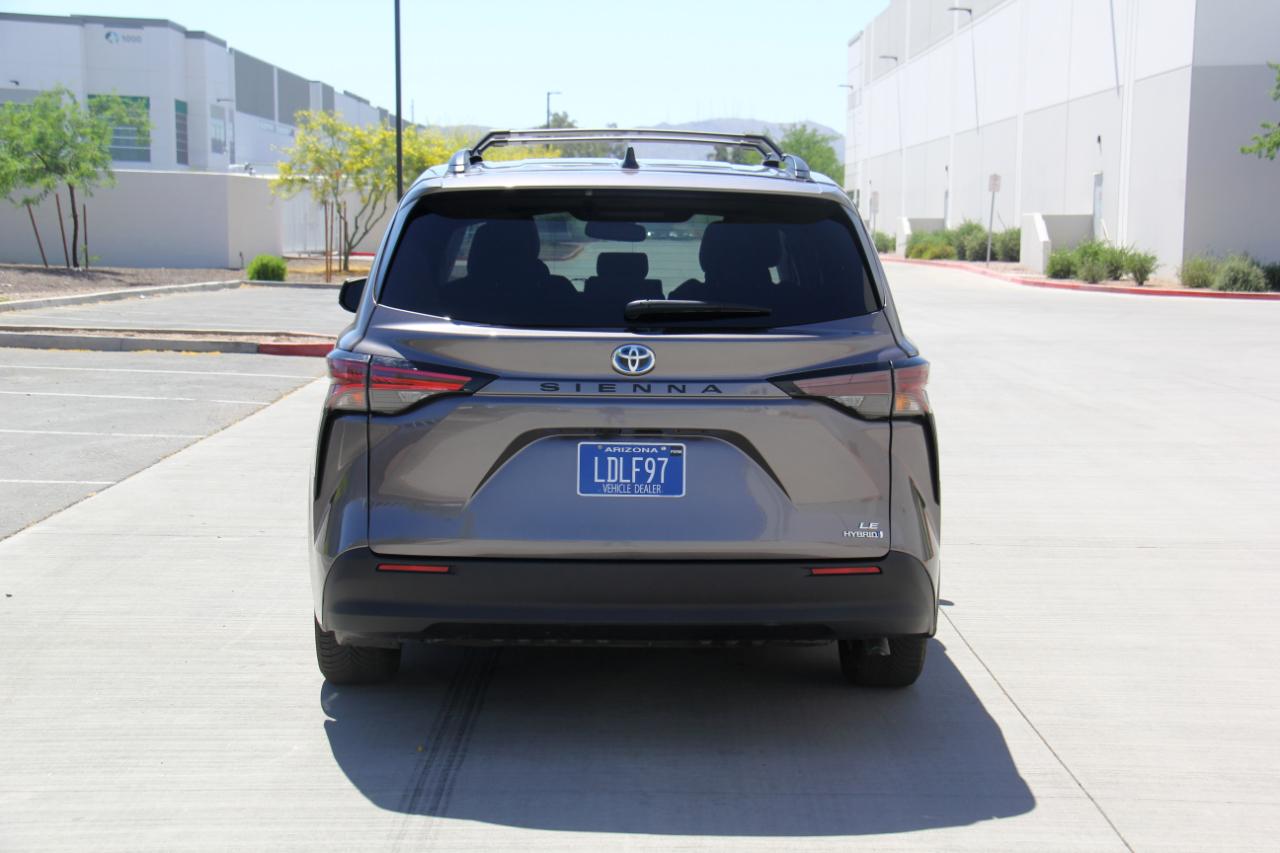 Toyota Sienna LE 8-Passenger 2024