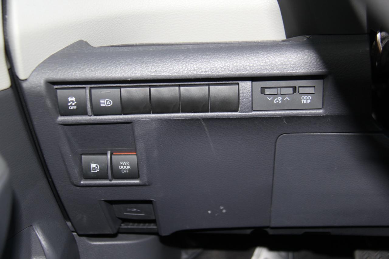 Toyota Sienna LE 8-Passenger 2024