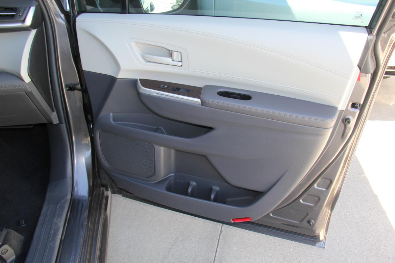 Toyota Sienna LE 8-Passenger 2024