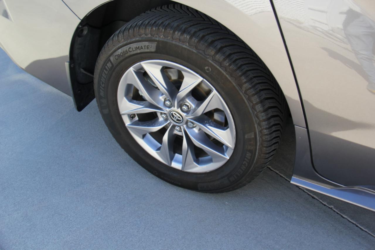 Toyota Sienna LE 8-Passenger 2024