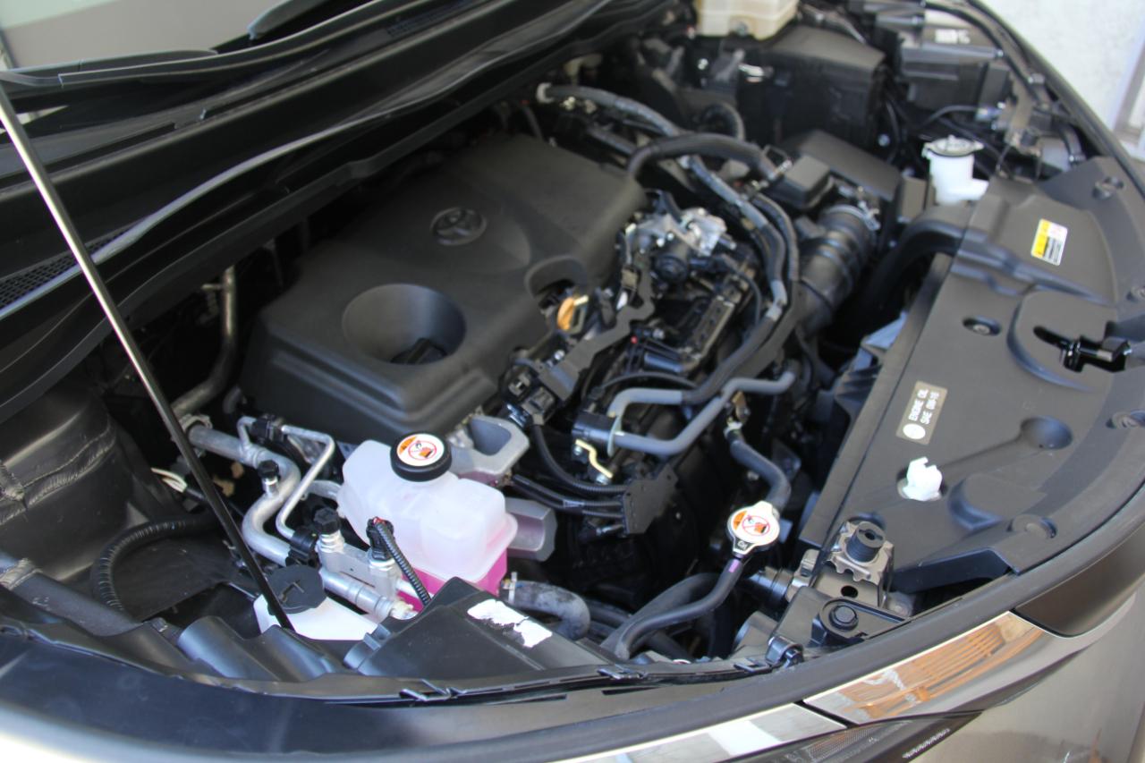 Toyota Sienna LE 8-Passenger 2024