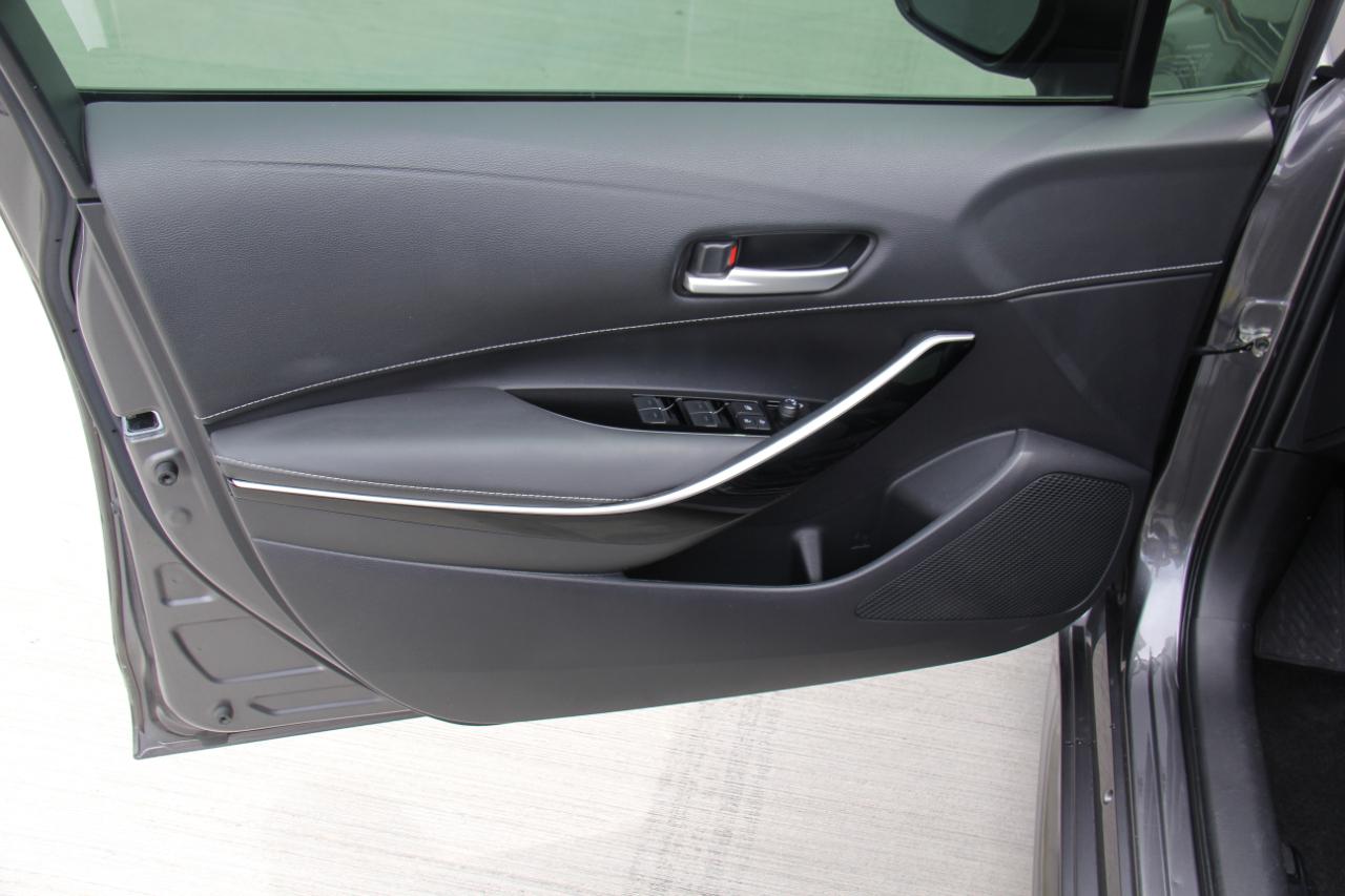 Toyota Corolla XSE Hatchback CVT 2022